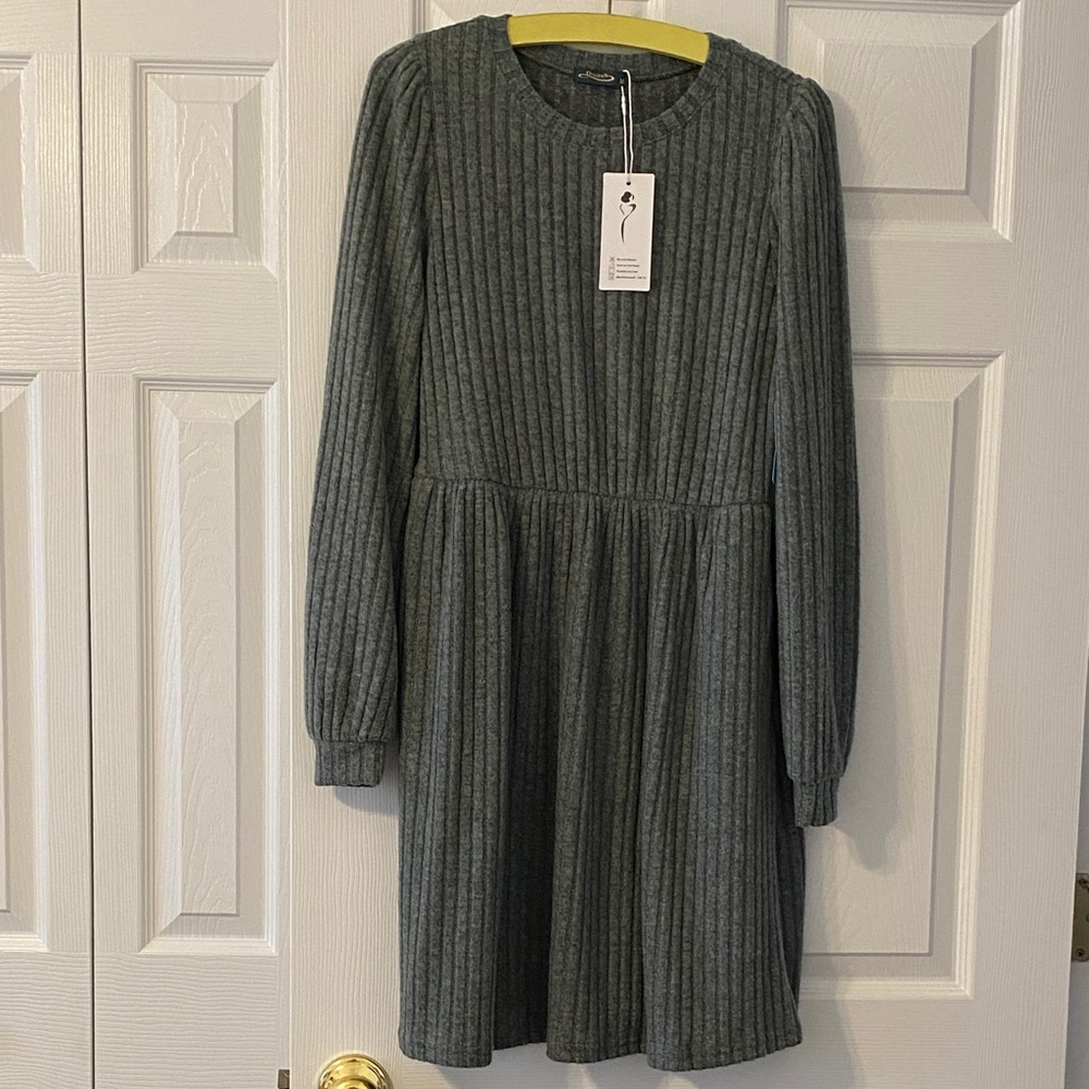 🌟NWT 🌟Green Grey Ofeefan Dress Bell Sleeve Size Medium